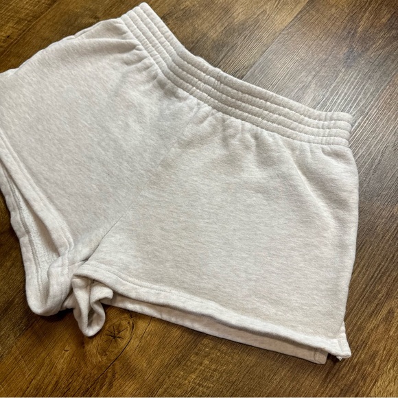 Aritzia TNA Cozy Sweat Fleece Perfect Micro Shorts Sz Small Heather - Picture 4 of 13